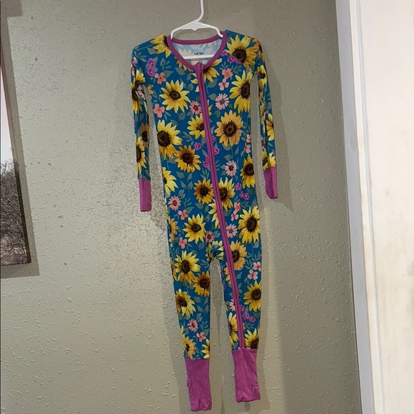 Little Sleepies sunflower zippy - Picture 1 of 4